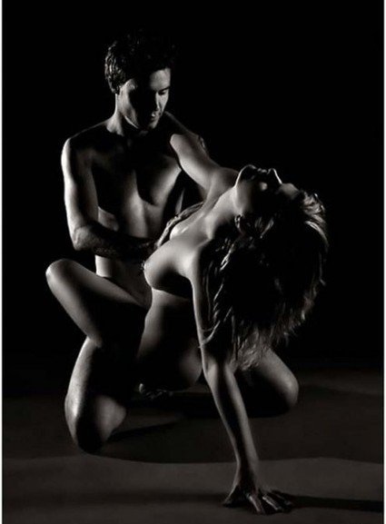 Интим между мужчиной и женщиной (Галерея фото: Эротика)