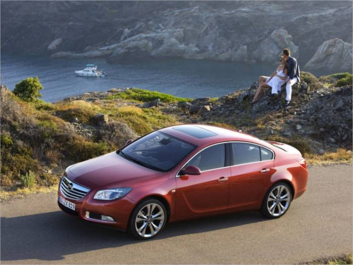 Opel Insignia (Галерея фото: Автомобили)